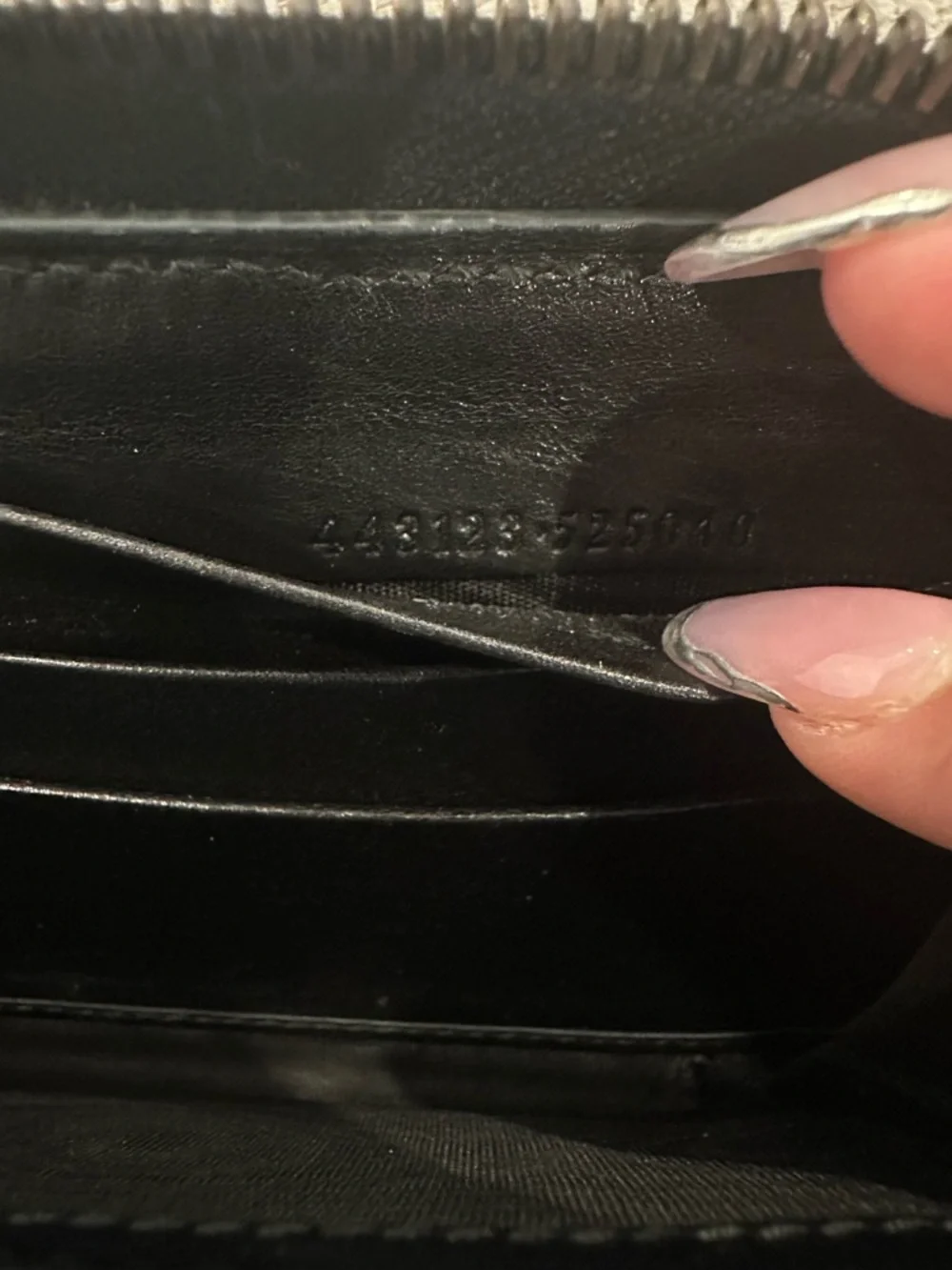 Gucci GG Marmont Matelassé zip-around wallet - Picture 11 of 12